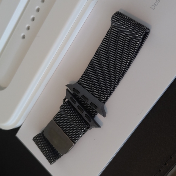 Apple Watch Sport 1st gen 38mm silver/white in original packaging pre-owned - Picture 3 of 6